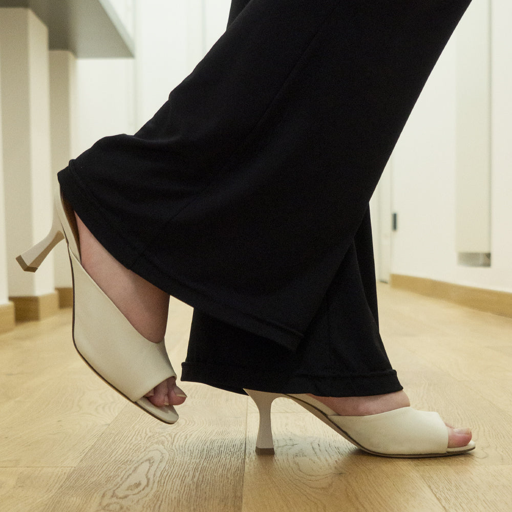 Sandale en cuir coloris lait