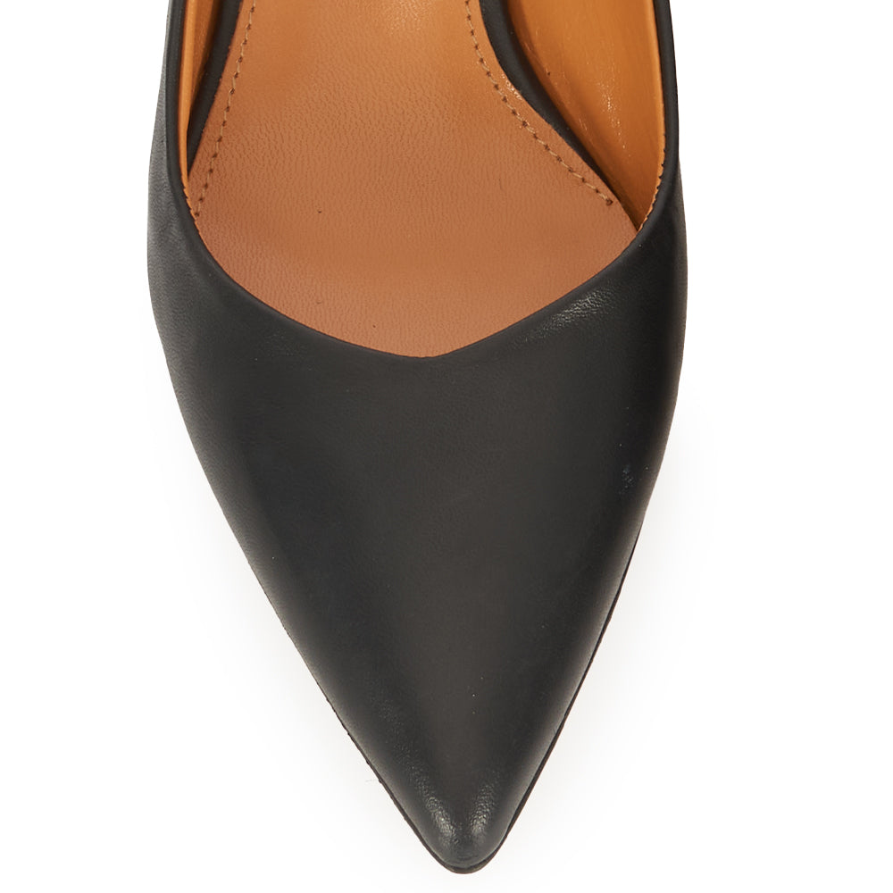Chanel in pelle nera