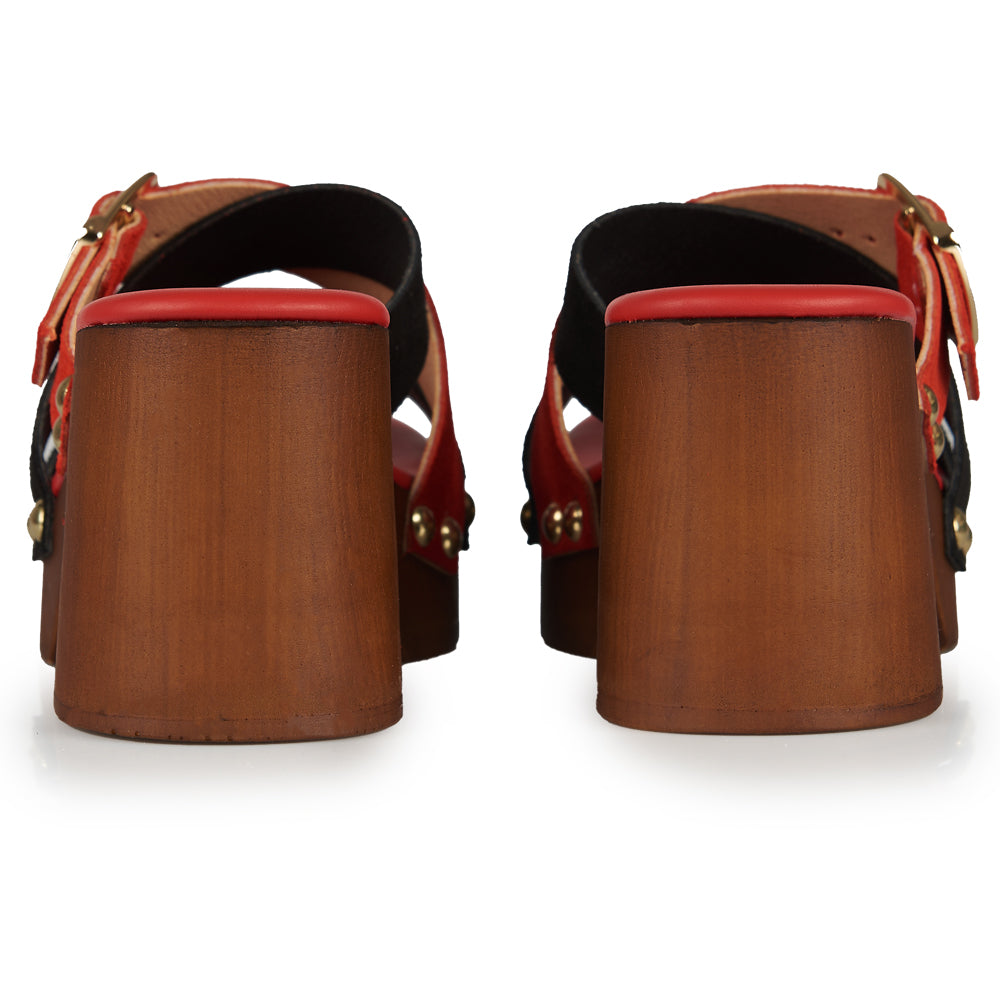 Zoccoli in Pelle con tomaia in camoscio rosso e nero