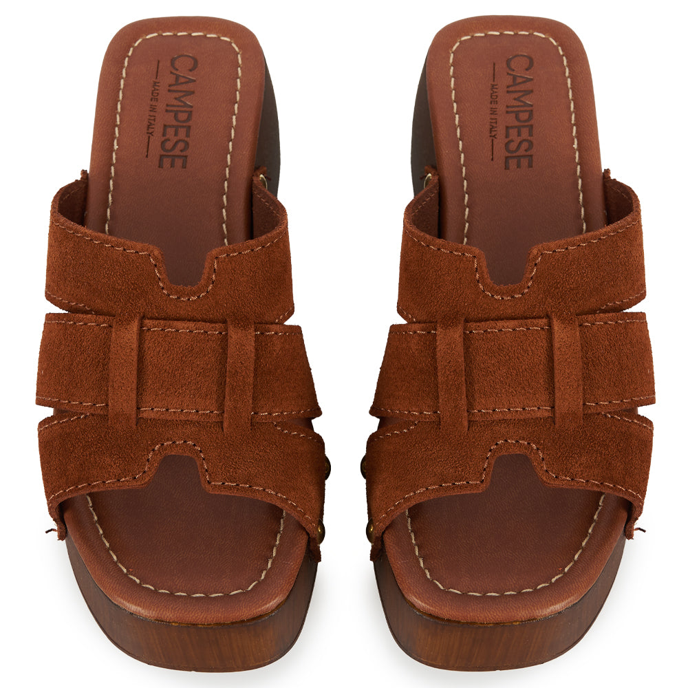 Sabot à plateforme clouté en daim marron