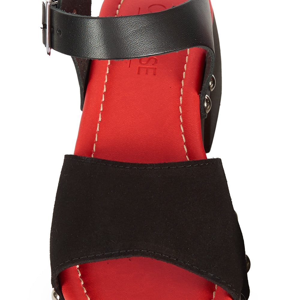 sandale compensée en daim noir