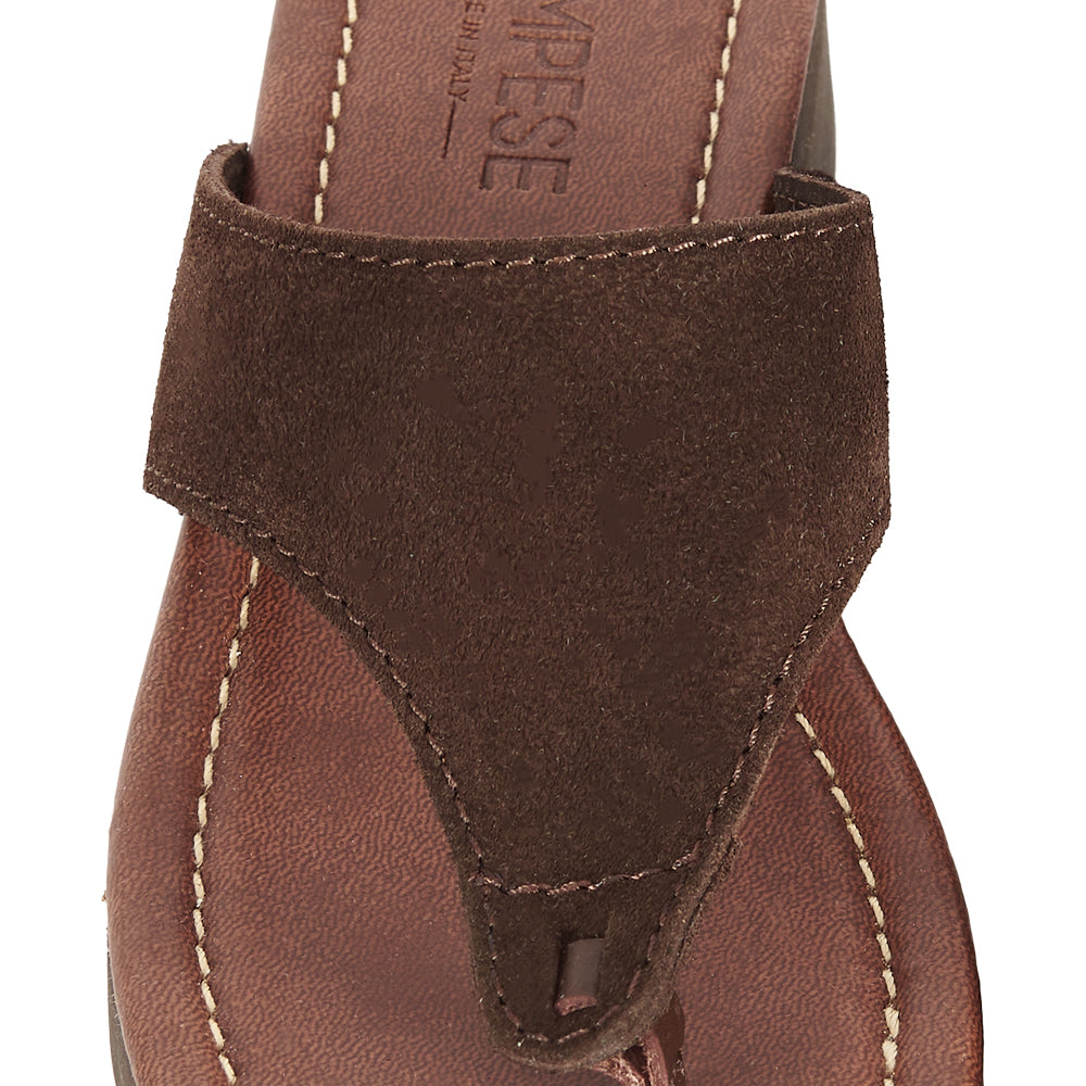 Tongs compensées en daim marron foncé