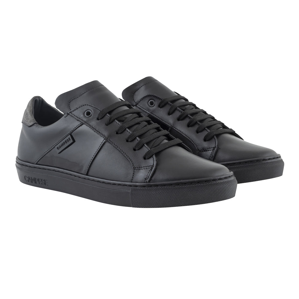 Sneakers in pelle nera inserto vernice