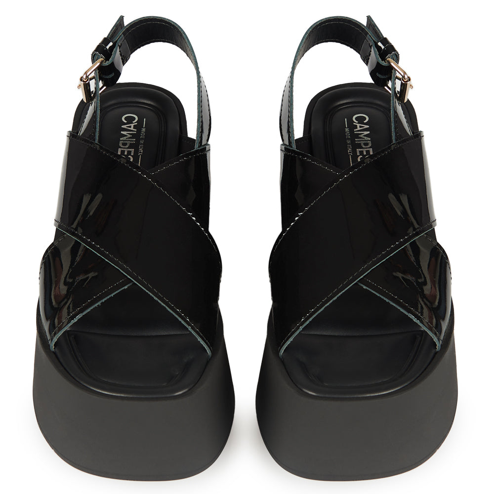 Sandales compensées noires vernies