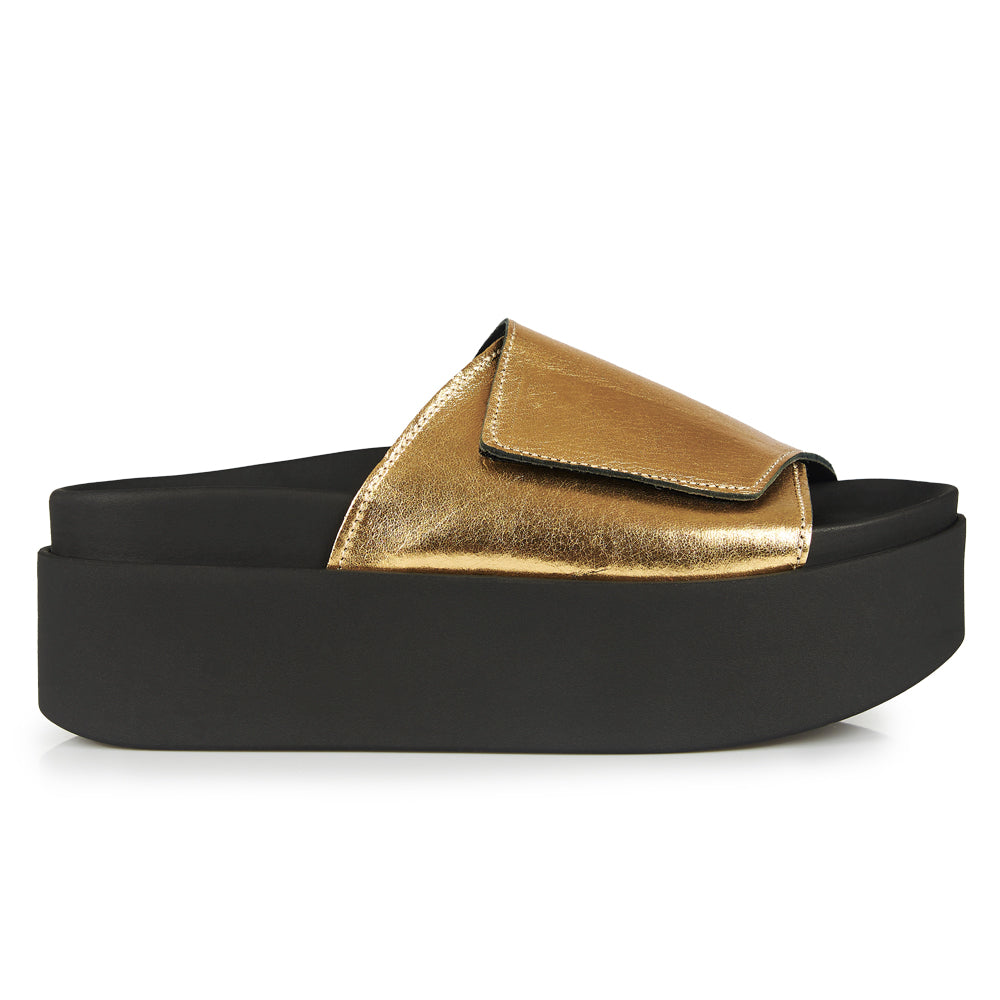 Sandali con zeppa fascia oro