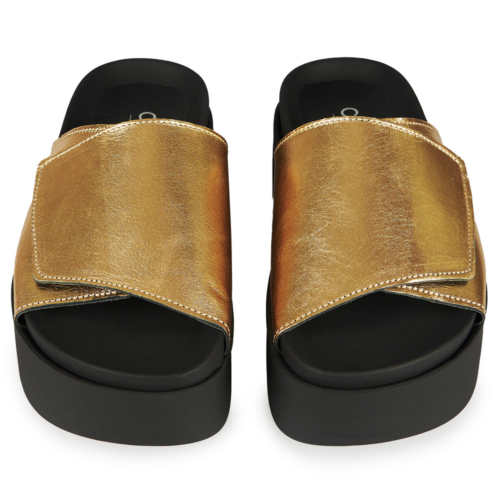 Sandali con zeppa fascia oro