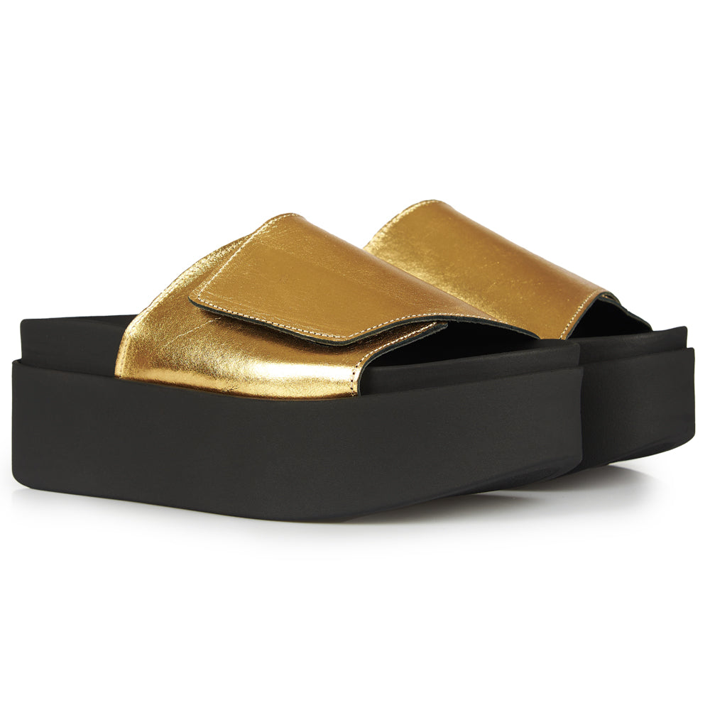 Sandali con zeppa fascia oro
