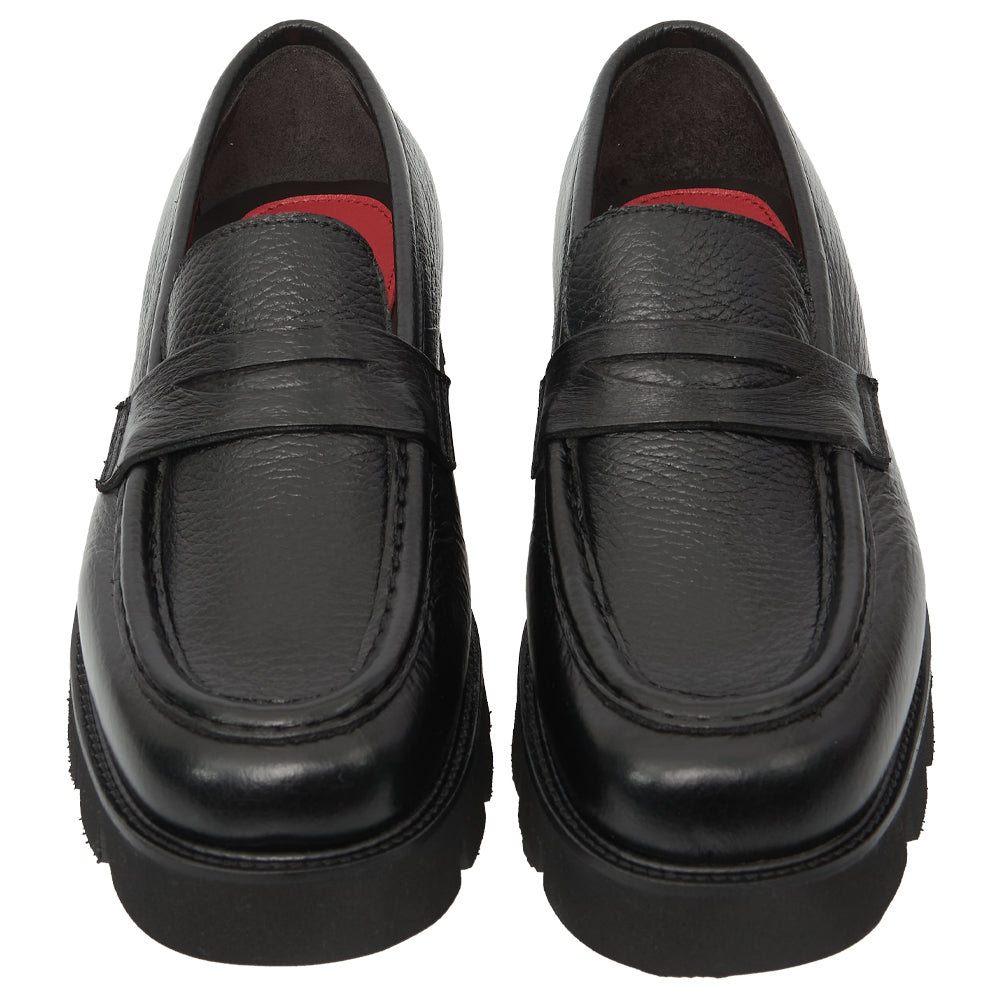 Mocassino Penny Loafer in Pelle Martellata Nera con Suola Chunky Lug