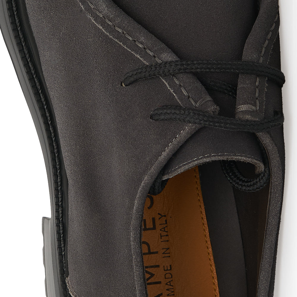Scarpa Stringata Tirolese in Camoscio Grigio con Suola Roccia