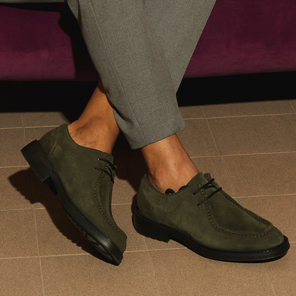 Scarpa Stringata Tirolese in Camoscio Verde con Suola Roccia