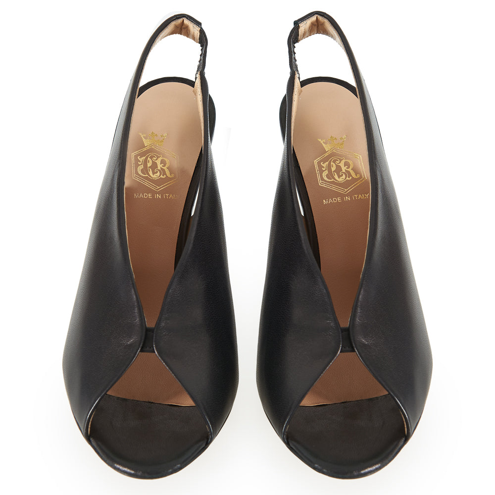 Décolleté elegante fasciato in pelle nera