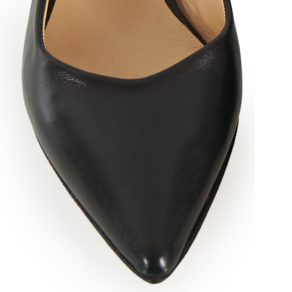 Décolleté slingback in pelle nera tacco basso