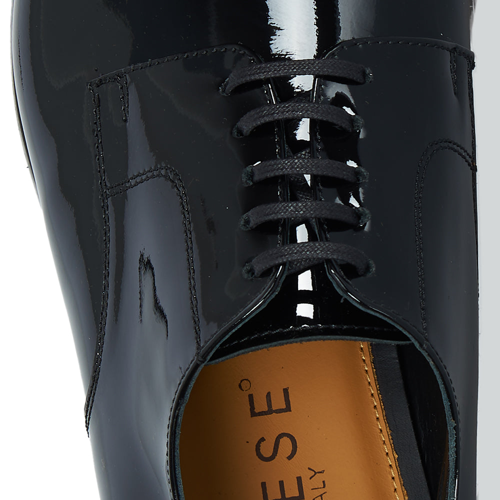 Derby elegante in vernice nera