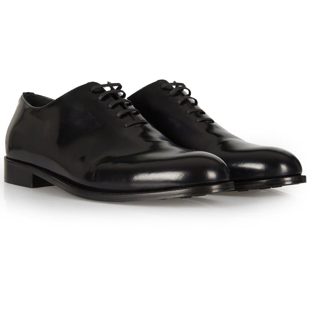 Elegant Richelieu in black brushed leather