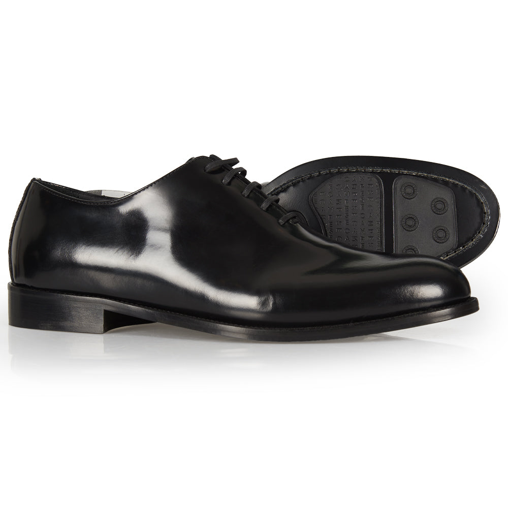 Elegant Richelieu in black brushed leather