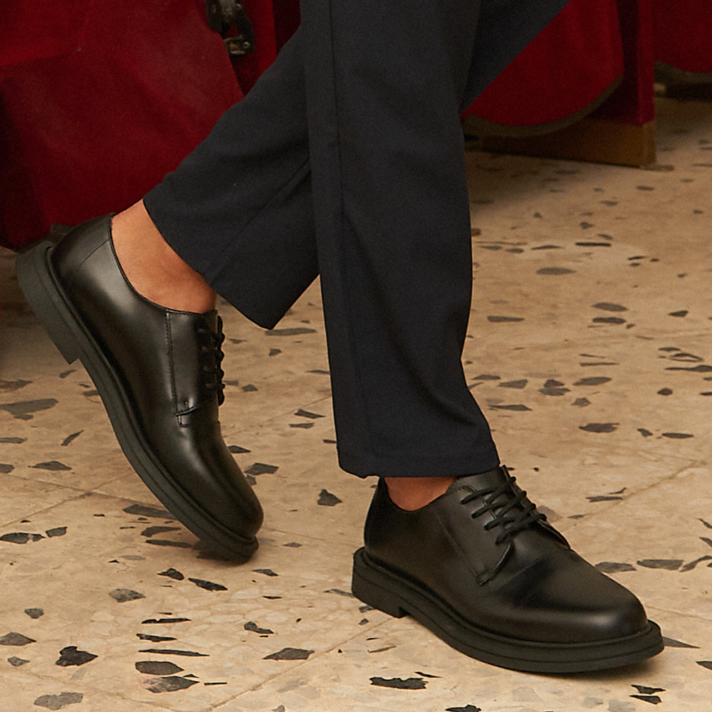 Scarpa Stringata Derby in Pelle Nera