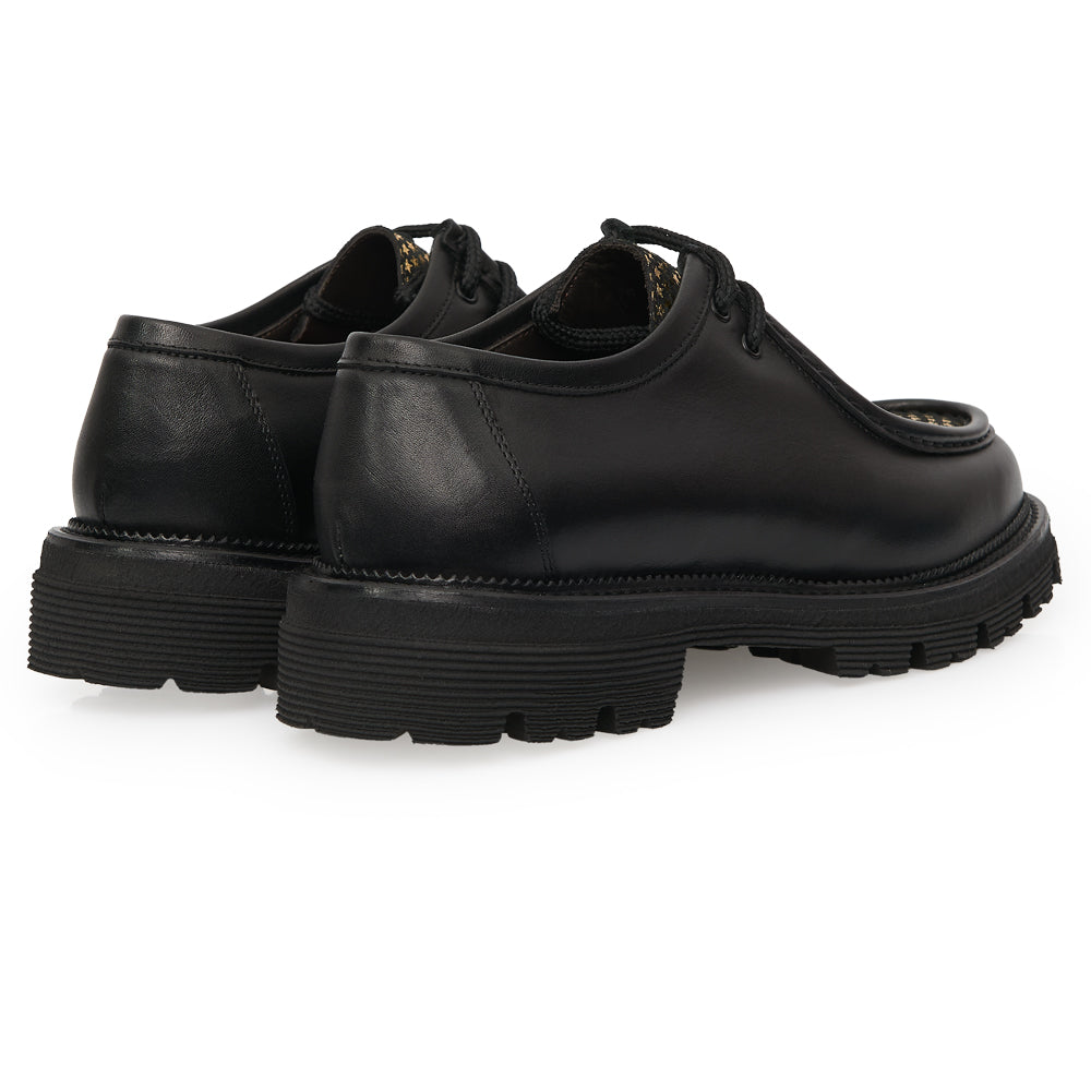 Scarpa Stringata Tirolese in Pelle Nera con Vaschetta a Stelline Dorate e Suola Lug
