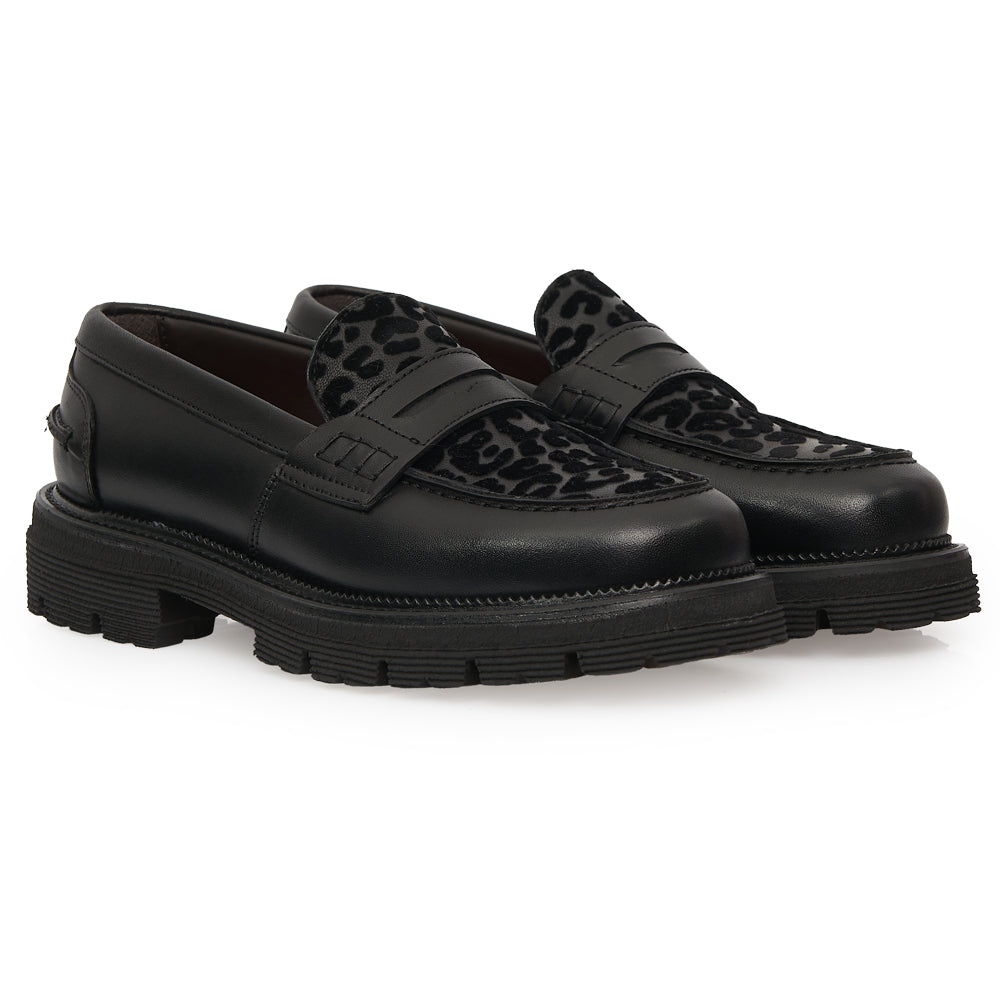 Penny Loafer in Black Leather with Leopard-Print Insole and Lug Sole