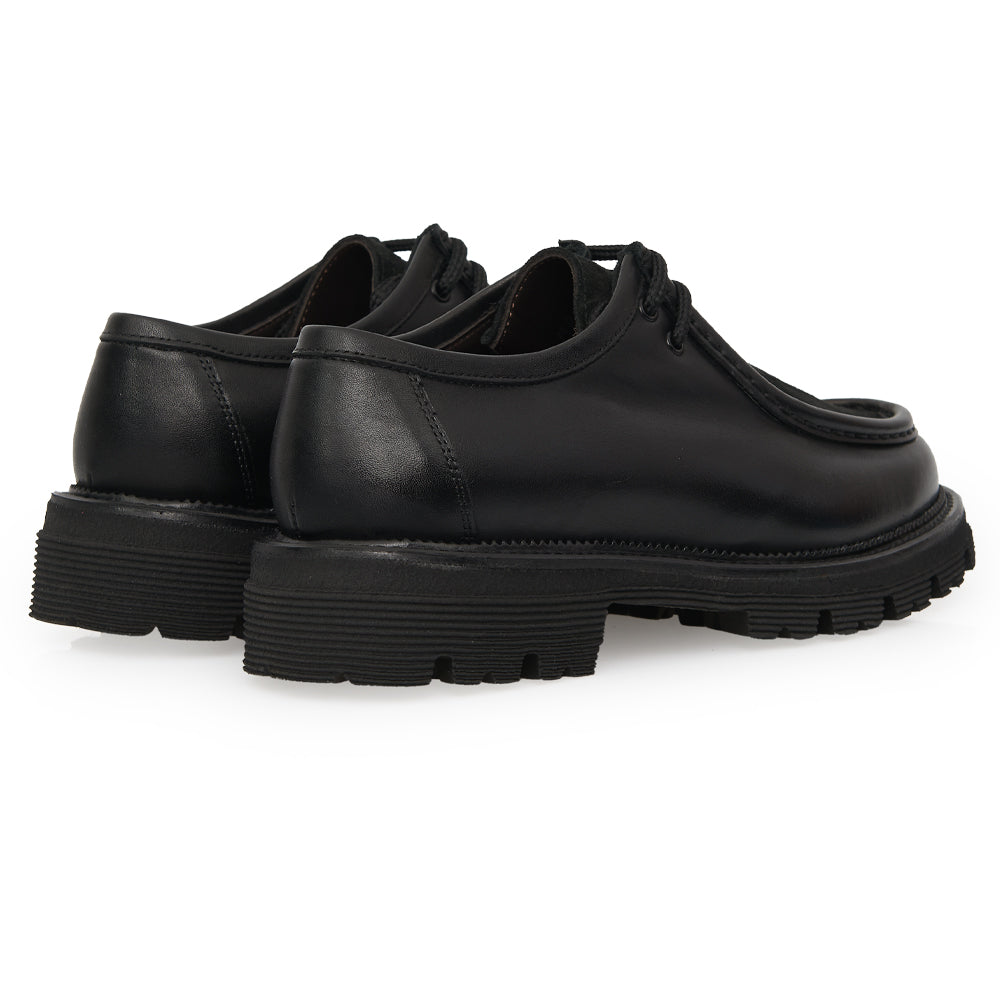 Scarpa Stringata Tirolese in Pelle Nera con Vaschetta in Camoscio e Suola Lug