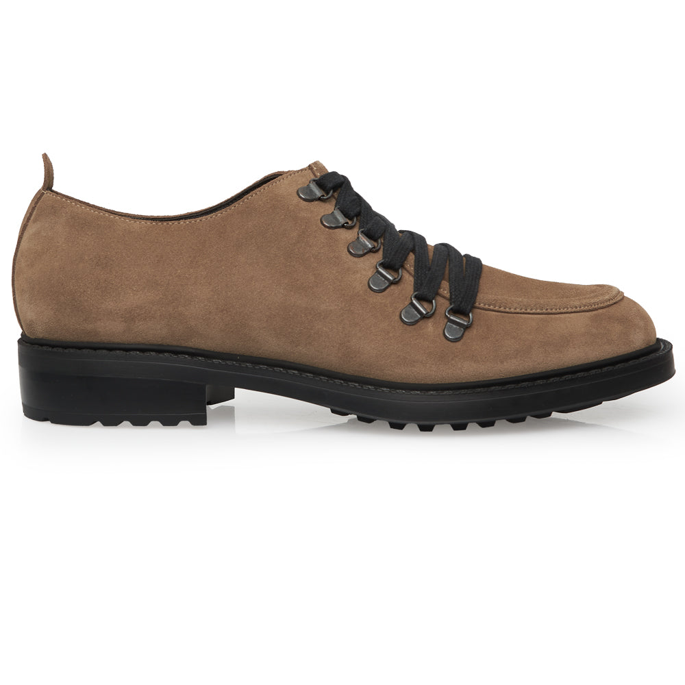 Scarpa Stringata Sportiva in Camoscio taupe con Suola Roccia