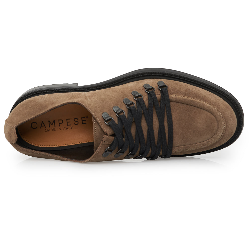 Scarpa Stringata Sportiva in Camoscio taupe con Suola Roccia