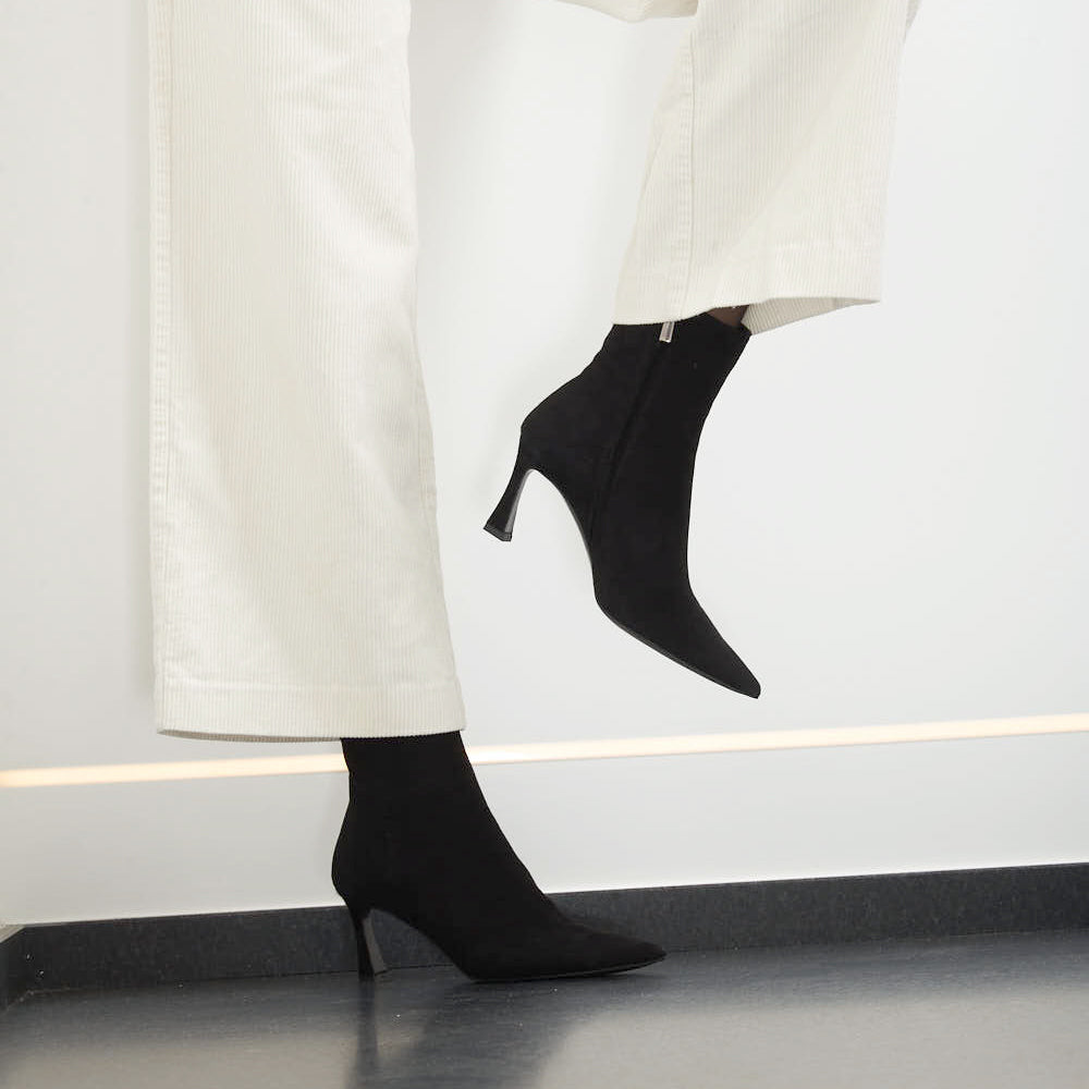 Tronchetti in camoscio nero