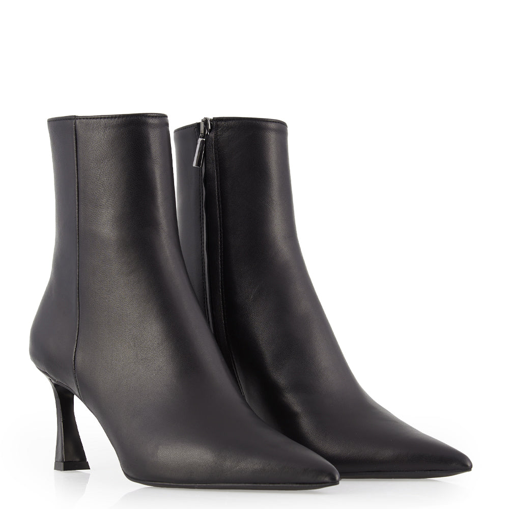 Tronchetto in pelle nera