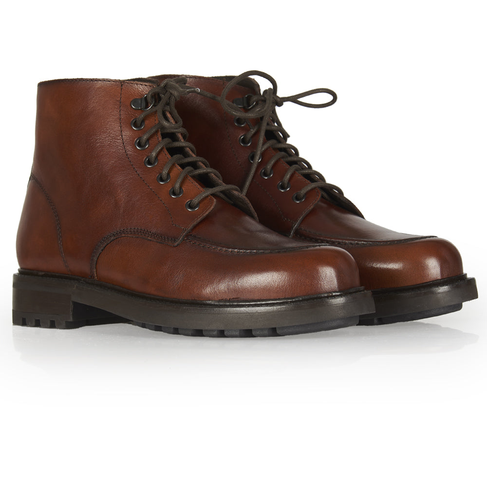 Stivaletto stringato in pelle cuoio