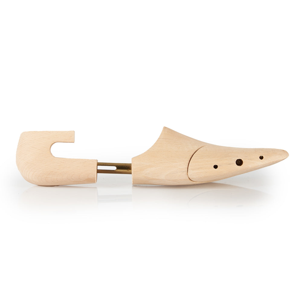 Raw wood shoe tree