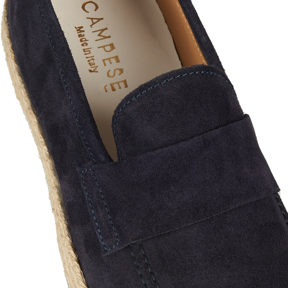 Mocassin en daim bleu avec semelle en corde caoutchoutée