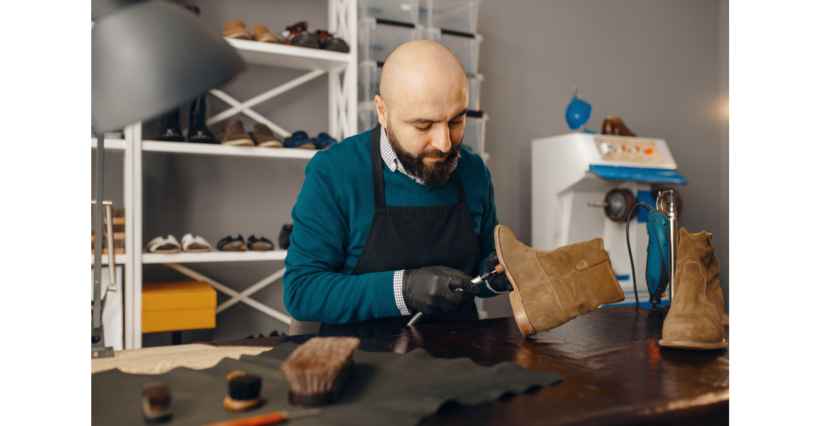 How handcrafted shoes and bags are created 